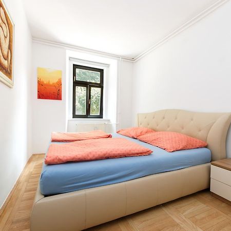 Apartments Vega Любляна Екстериор снимка