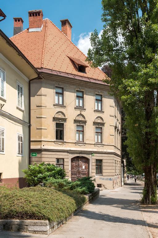 Apartments Vega Любляна Екстериор снимка