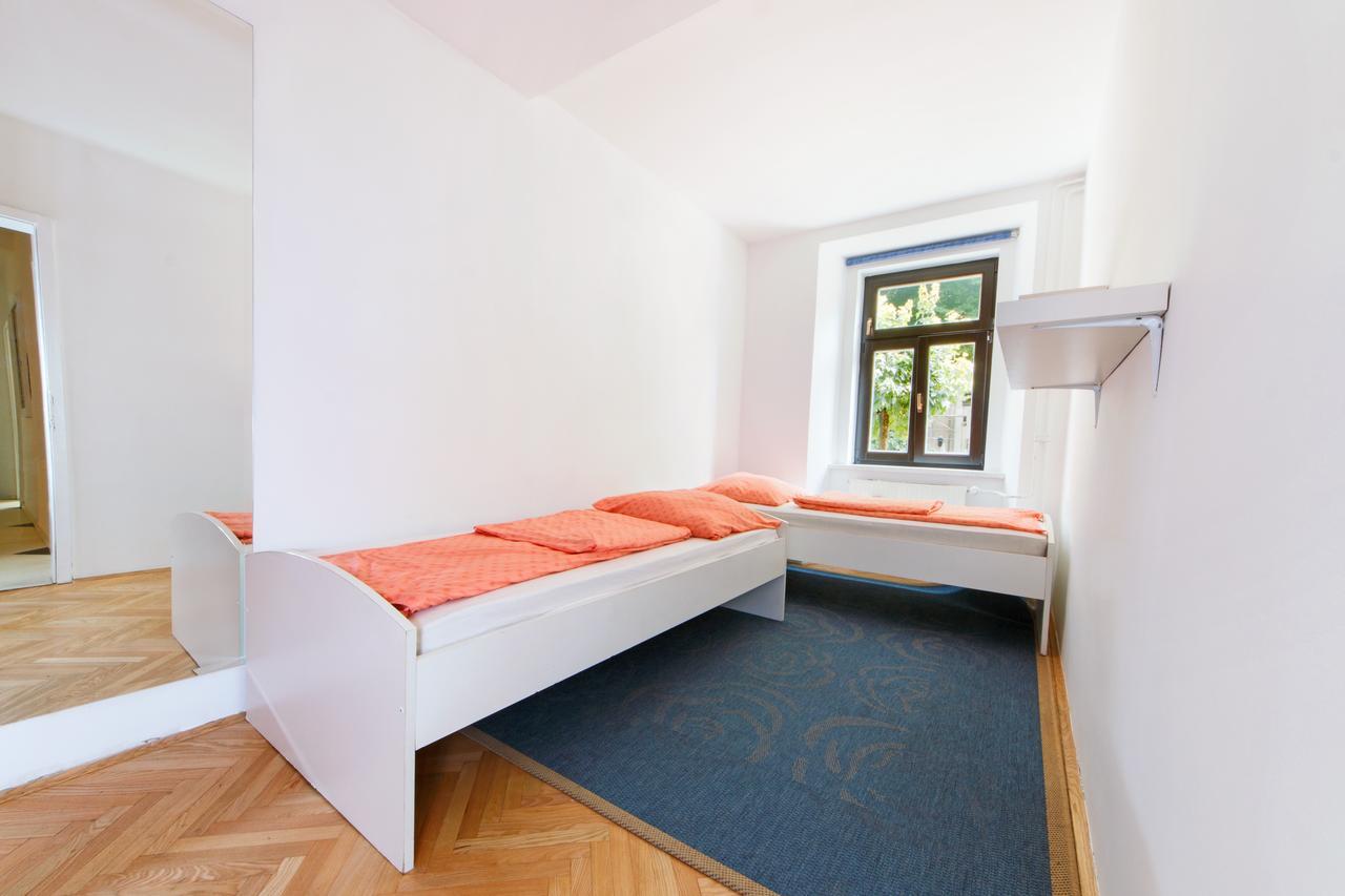 Apartments Vega Любляна Стая снимка